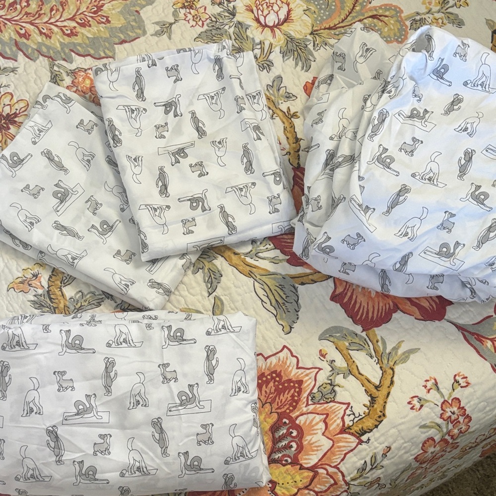 Twin bed sheet set